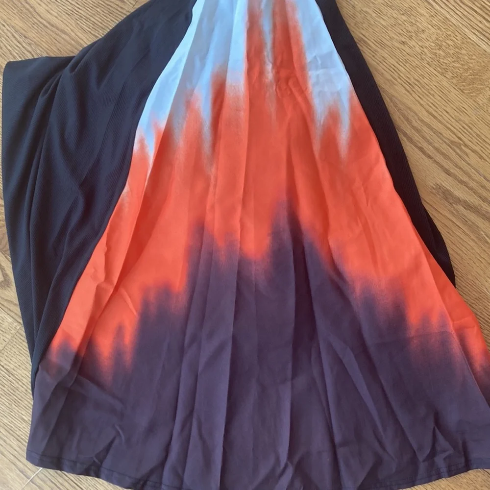 Colorblock Belted Dress - Picture 9 of 10